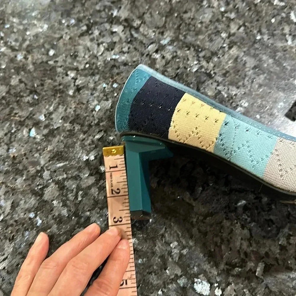 Beautiful knitted heels - Picture 3 of 6